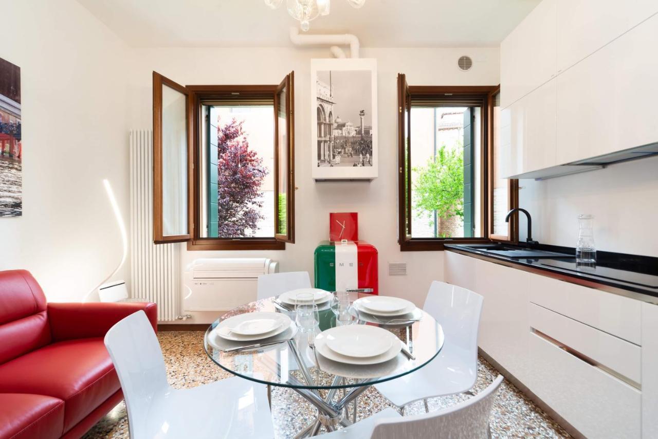Just Urban Stays - Castello 5067 Boutique Apartment Венеция Экстерьер фото